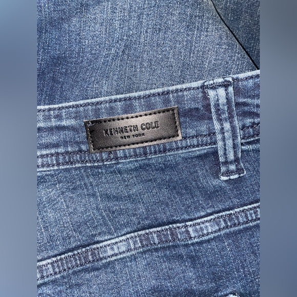 Kenneth Cole 40x32 - Picture 3 of 7